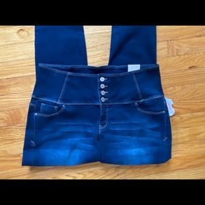 NEW! PLUS High Rise Jeans- Hide Muffin Top!